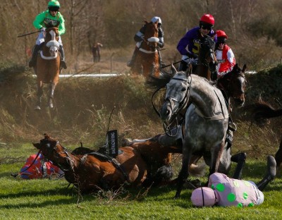 Horses fall in Grand National
